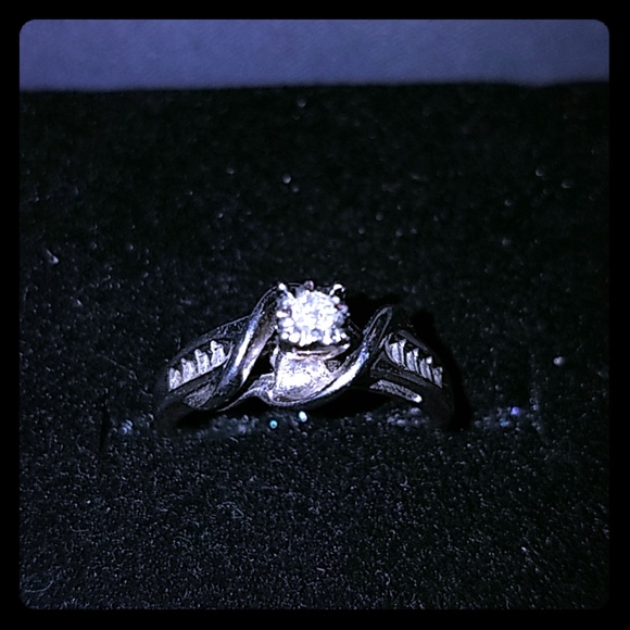 Jewelry - Sterling silver ring